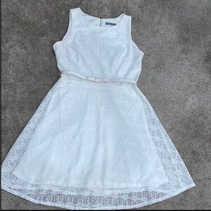 Danny & Nicole White Dress Sleeveless Scoop Neck